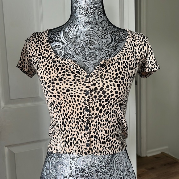 Brandy Melville Shirt - Picture 1 of 4